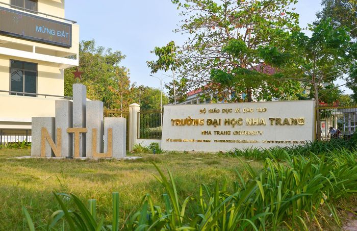 Trường ĐH Nha Trang.