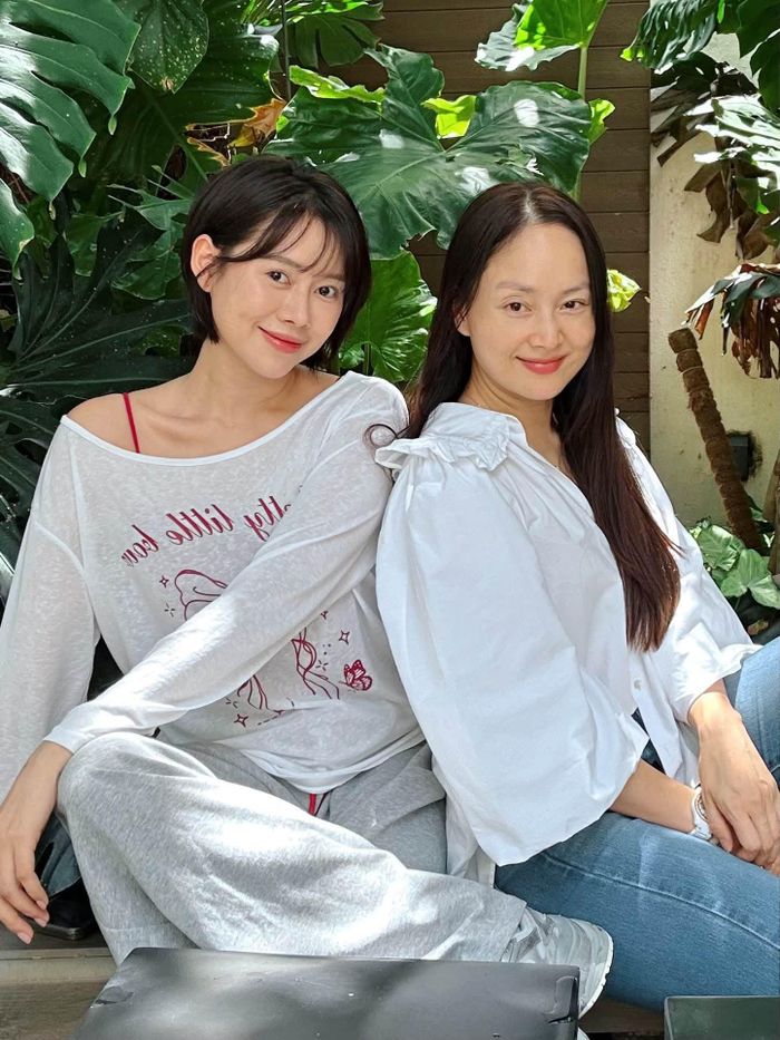 Diễn viên Lan Phương vừa quen thân TikToker Việt Phương Thoa qua công việc.