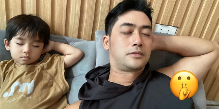 Phút bình yên của diễn viên Bảo Anh bên con trai.