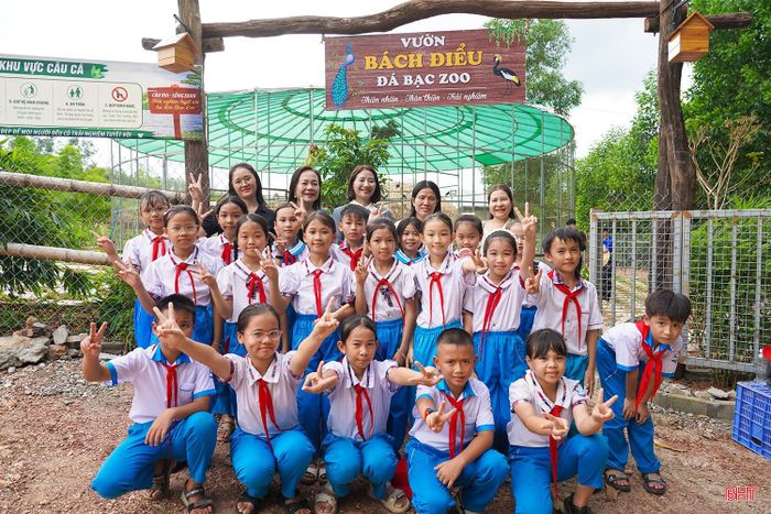 Sự hiện diện của vườn thú “Bách Điểu” góp phần làm phong phú thêm hệ thống dịch vụ tại Khu du lịch sinh thái Đá Bạc Eco. Với những hoạt động và không gian mới, nơi đây hứa hẹn sẽ trở thành một lựa chọn hấp dẫn cho các đoàn tham quan, du khách trong và ngoài tỉnh thời gian tới.
