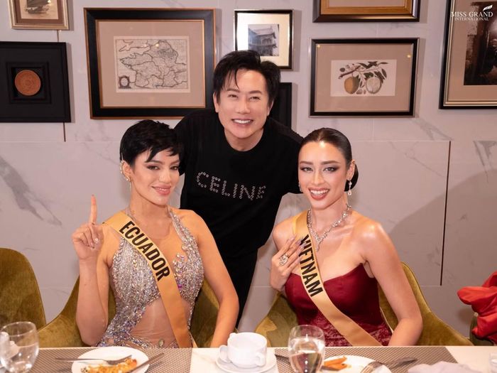 Chủ tịch Nawat Itsaragrisil dành lời khen cho khả năng tiếng Anh và phong thái giao tiếp của Emoura trong buổi gặp gỡ. (Ảnh: BTC)