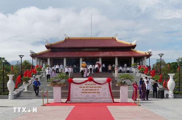 Công trình Công viên tưởng niệm các Anh hùng Liệt sỹ Ngũ Hành Sơn được khởi công xây dựng vào ngày 21/10/2025 với tổng kinh phí đầu tư hơn 26 tỷ đồng từ nguồn ngân sách thành phố, tại khu đất dưới chân núi Thổ Sơn, nằm trong khuôn viên Danh lam thắng cảnh quốc gia đặc biệt Ngũ Hành Sơn. (Ảnh: Anh Dũng/TTXVN)