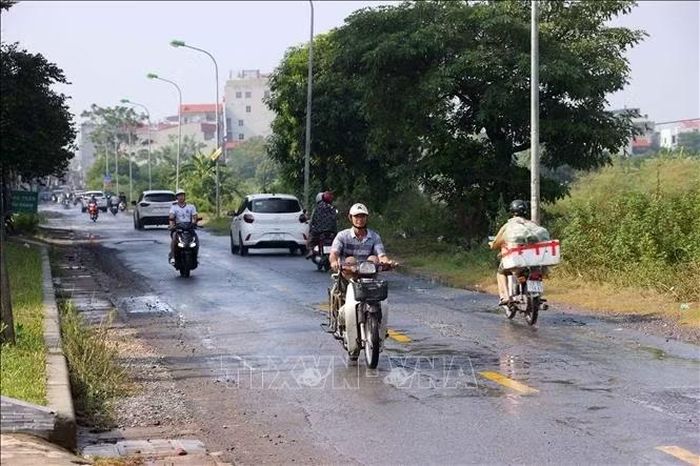 Nhiều điểm ngập sâu trên địa bàn xã Ô Diên (Hà Nội) cơ bản đã rút nước, giao thông trở lại bình thường, các phương tiện lưu thông thuận lợi.