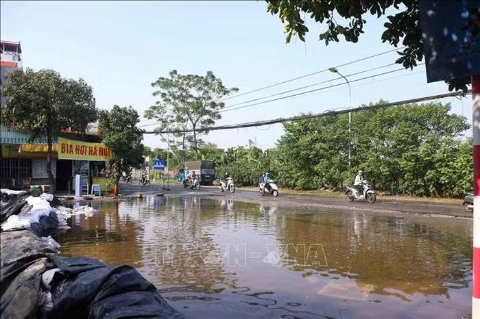 Nhiều điểm ngập sâu trên địa bàn xã Ô Diên (Hà Nội) cơ bản đã rút nước, các phương tiện lưu thông thuận lợi.