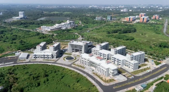 Toàn cảnh Trường đại học Công nghệ tại khu đô thị Đại học Quốc gia Hà Nội, Hòa Lạc - Ảnh: UET