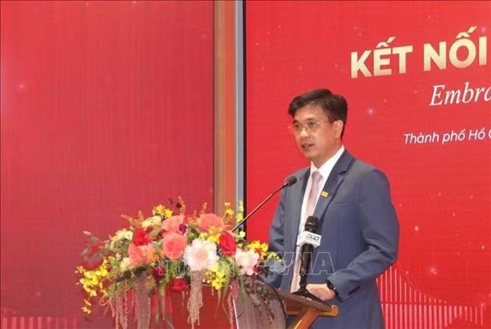 Phó giáo sư, Tiến sĩ Bùi Quang Hùng - Bí thư Đảng ủy, Giám đốc UEH phát biểu tại hội nghị. Ảnh: Mỹ Phương/TTXVN