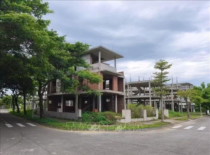 Sau hàng chục năm bị “treo” do vướng sai phạm, Khu đô thị sinh thái Quan Nam – Thuỷ Tú (Golden Hills City) vừa được UBND thành phố Đà Nẵng quyết định giao đất, cho thuê đất để chủ đầu tư tiếp tục triển khai. Ảnh: Quốc Dũng/TTXVN