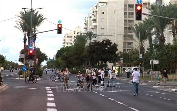 Việc đạp xe trong Ngày Yom Kippur trở thành một nét sinh hoạt quen thuộc tại Israel, đặc biệt đối với trẻ em và các gia đình.