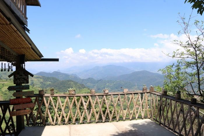 Một góc "săn mây" ở bản Lao Chải 1, xã Khun Há (tỉnh Lai Châu).