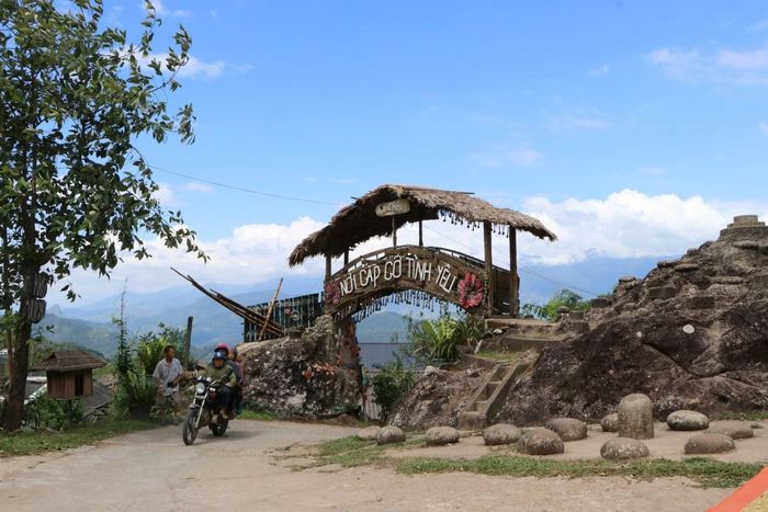 Bản Lao Chải 1 - "Nơi gặp gỡ tình yêu".