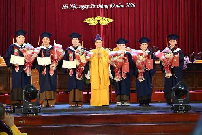 Các tăng, ni sinh nhận bằng Thạc sĩ Phật học