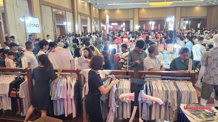 Đắk Lắk thúc đẩy sức mua, tập trung triển khai các chương trình khuyến mại, huy động sự tham gia của trung tâm thương mại, siêu thị, cửa hàng tiện lợi và hệ thống bán lẻ.