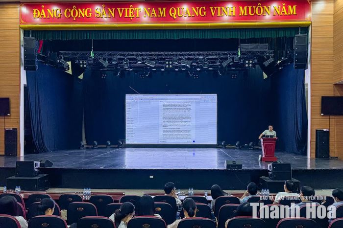 Toàn cảnh lớp tập huấn.