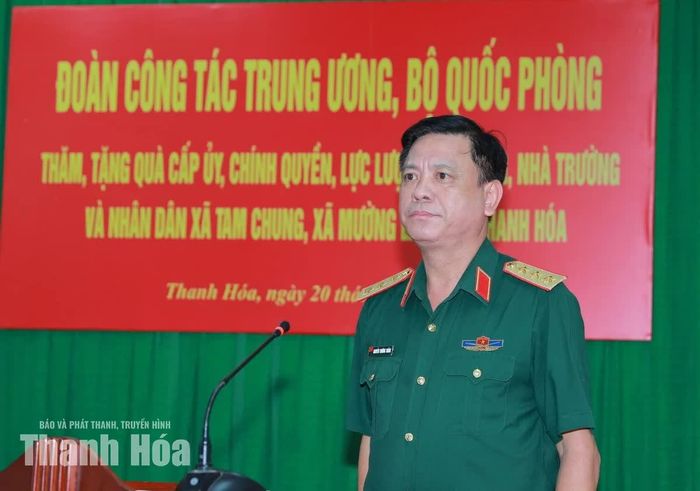 Thượng tướng Nguyễn Trường Thắng, Thứ trưởng Bộ Quốc phòng phát biểu với cán bộ, chiến sĩ các đơn vị làm nhiệm vụ trên địa bàn biên giới.