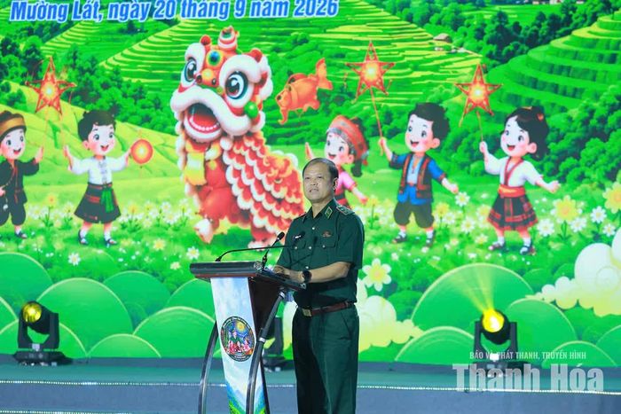 Trung tướng Nguyễn Anh Tuấn, Bí thư Đảng ủy, Chính ủy Bộ đội Biên phòng phát biểu khai mạc đêm hội.
