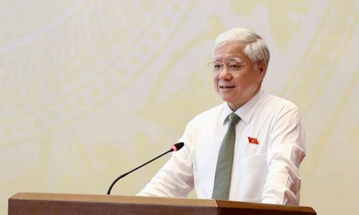 Đồng chí Đỗ Văn Chiến phát biểu tại buổi gặp mặt.