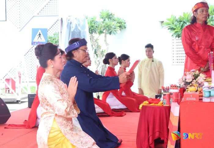 Lễ tri ân Tổ nghề sân khấu diễn ra trong không khí trang trọng. Ảnh: NGỌC HÀ