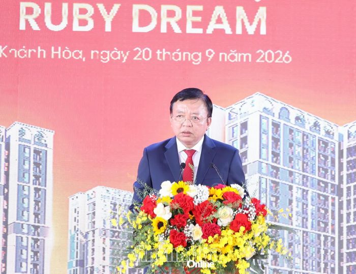 Phó Chủ tịch UBND tỉnh Lê Huyền phát biểu tại lễ khởi công dự án.