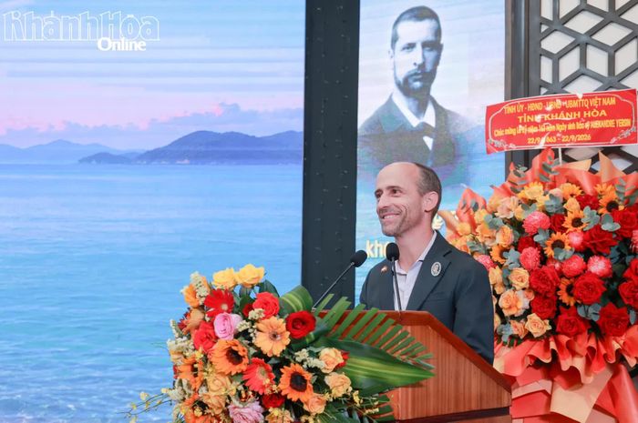 Ông Benjamin Müller phát biểu tại buổi lễ.