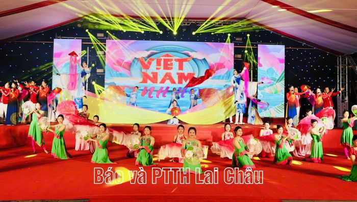 Các tiết mục nghệ thuật đặc sắc tại chương trình.
