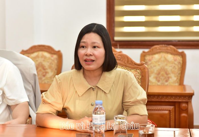 Thành viên Hiệp hội doanh nghiệp Việt Nam - Hàn Quốc trao đổi về các sản phẩm chủ lực về phát triển sâm Lai Châu.