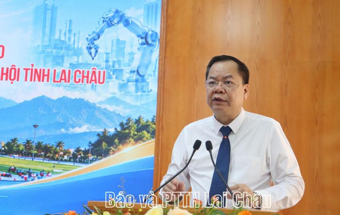 Đồng chí Dương Đình Đức - Giám đốc Sở Khoa học và Công nghệ phát biểu khai mạc hội thảo.