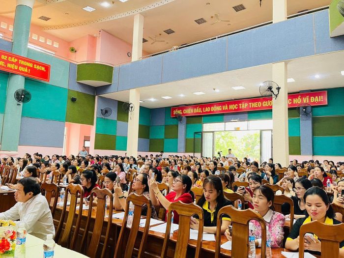 Xã Đạ Tẻh thường xuyên tổ chức các lớp tập huấn về chuyển đổi số cho đội ngũ cán bộ, công chức, viên chức trên địa bàn