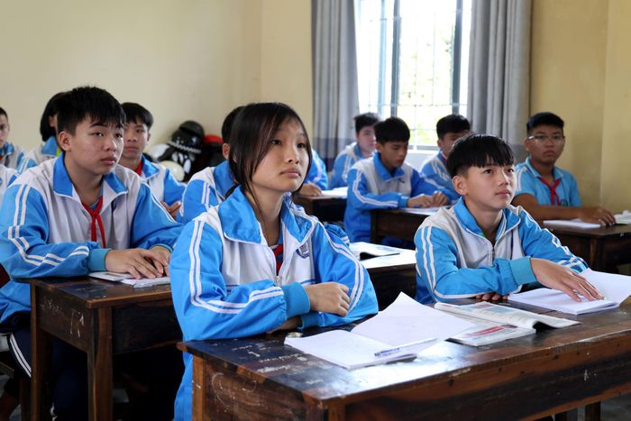 Nhiều năm qua, học sinh Nguyễn Thị Khánh Vân được nhóm Biên giới yêu thương trao tặng học bổng, tiếp sức đến trường