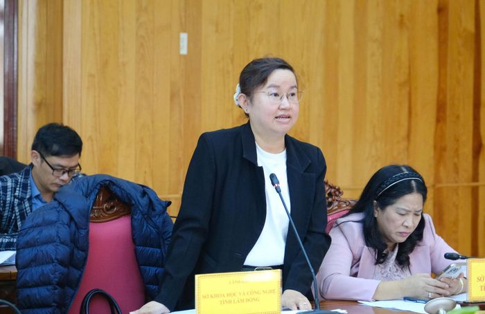Phó Giám đốc Sở Khoa học và Công nghệ tỉnh Phạm Thị Minh Hiền tham gia đóng góp ý kiến cho Đề án