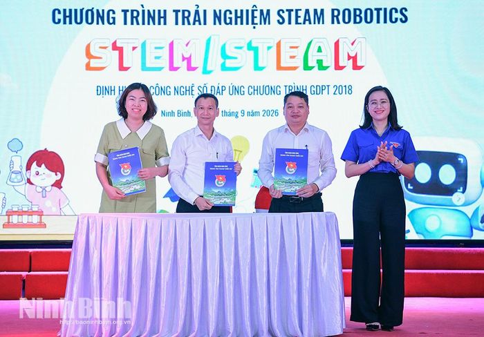 Lễ ký kết phối hợp giữa các đơn vị.