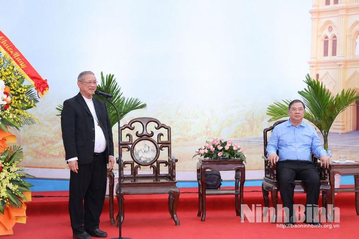 Đức Giám mục Tôma Vũ Đình Hiệu phát biểu đáp từ tại chương trình.