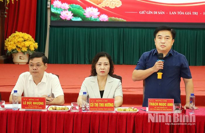 Đồng chí Thạch Ngọc Anh, Bí thư Đảng ủy, Chủ tịch HĐND xã Trần Thương phát biểu tại hội nghị.
