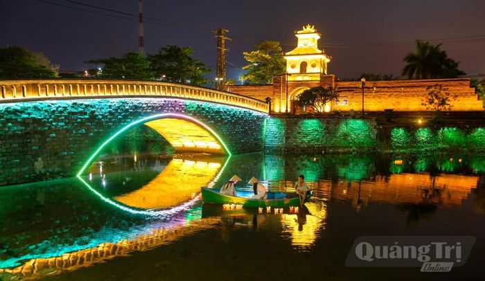 Đêm huyền lung linh.