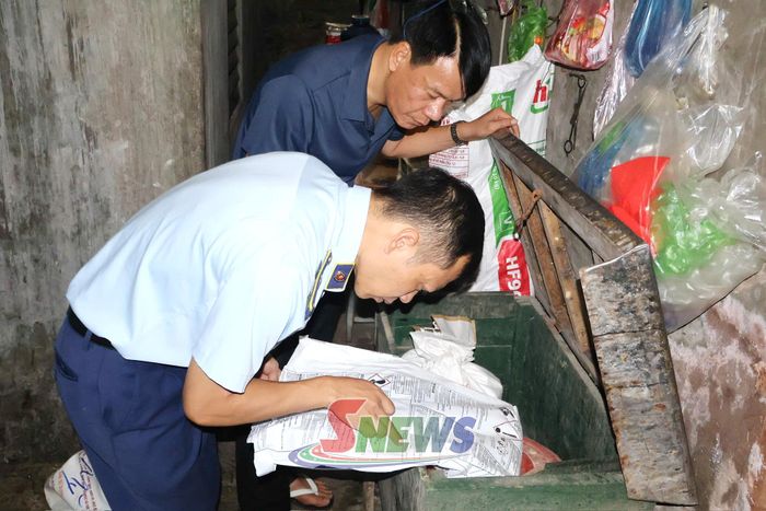 Lực lượng QLTT phát hiện cơ sở sản xuất sử dụng hàn the trong sản xuất bánh cuốn.