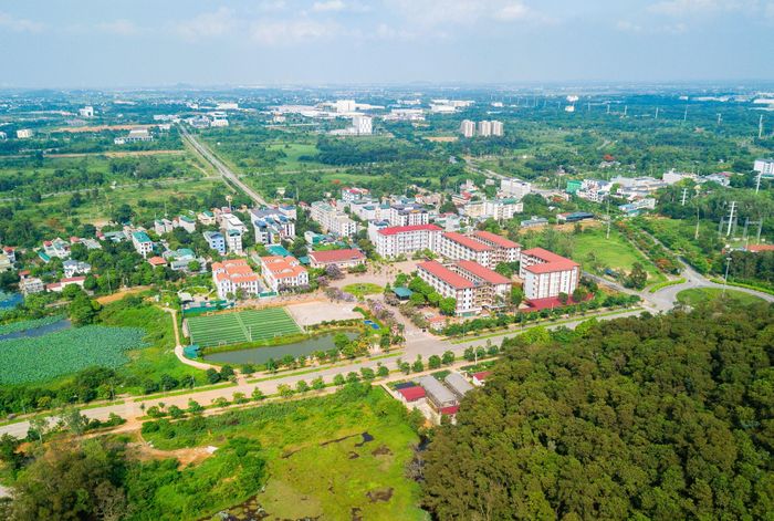 Khuôn viên Trung tâm Giáo dục Quốc phòng và An ninh - Đại học Quốc gia Hà Nội là đơn vị trực thuộc Đại học Quốc gia Hà Nội chịu trách nhiệm đào tạo môn học giáo dục quốc phòng và an ninh cho sinh viên.