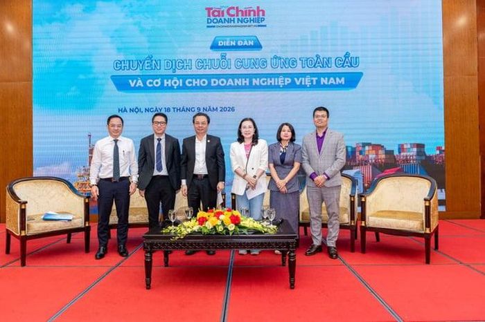  Các Diễn giả tại phần Tọa đàm – Đối thoại của chương trình 