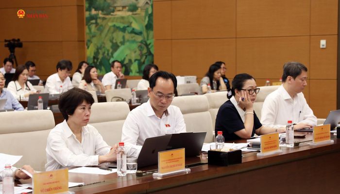 Lãnh đạo các bộ dự phiên giải trình