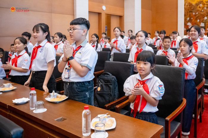 Đoàn đại biểu thiếu nhi, doanh nhân trẻ, đoàn viên, thanh niên tiêu biểu thành phố Bắc Ninh tham dự cuộc gặp mặt