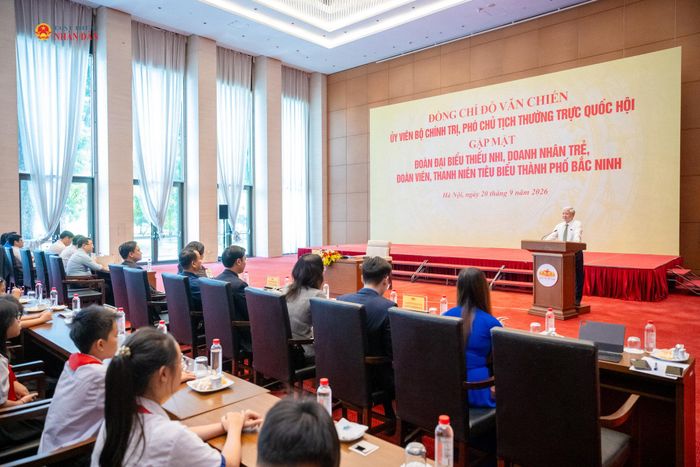 Phó Chủ tịch Thường trực Quốc hội Đỗ Văn Chiến phát biểu tại cuộc gặp mặt