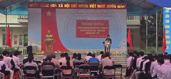 Đồn Biên phòng Ngọc Côn phối hợp với Trường THPT Thông Huề tổ chức chương trình ngoại khóa tuyên truyền Ba văn kiện pháp lý trên đất liền Việt Nam – Trung Quốc.