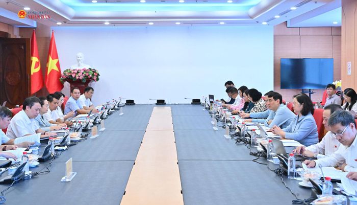 Toàn cảnh phiên họp