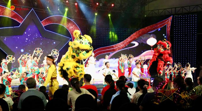 Tiết mục văn nghệ tại chương trình