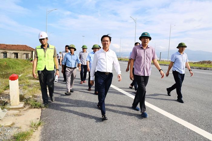 Lãnh đạo tỉnh Hà Tĩnh thường xuyên phải thực tế, kiểm tra và chỉ đạo công tác chống ngập úng tại KKT Vũng Áng ngay cả trong thời điểm nắng nóng.