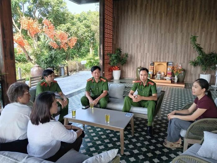  Công an đặc khu Cô Tô tổ chức tuyên truyền về công tác đảm bảo ANTT trong nhân dân. 