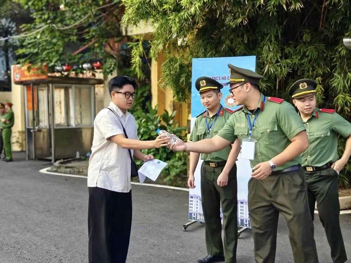 Tuổi trẻ CAND tổ chức nhiều hoạt động hỗ trợ thí sinh tham dự kỳ thi.