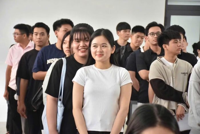 Thí sinh tham dự kỳ thi văn bằng 2 Công an năm 2026.