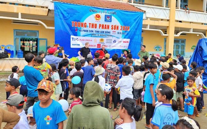 Chương trình “Trung thu Phan Sơn 2026” tại Trường Tiểu học và THCS Sơn Lâm.