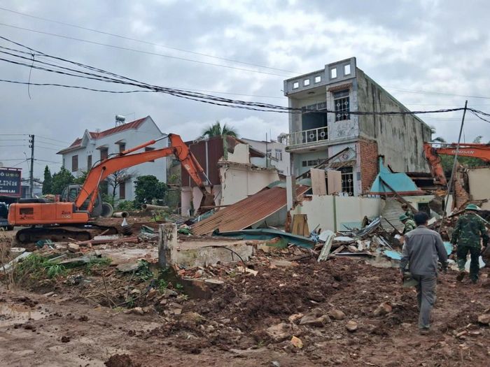  Lực lượng, phương tiện được chuẩn bị phục vụ công tác cưỡng chế thu hồi đất tại phường Tân Lập. 