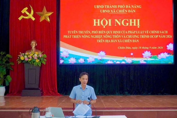 Ông Huỳnh Tuấn Nhật, Phó Chủ tịch UBND xã Chiên Đàn phát biểu chỉ đạo và định hướng phát triển nông nghiệp, OCOP tại hội nghị.