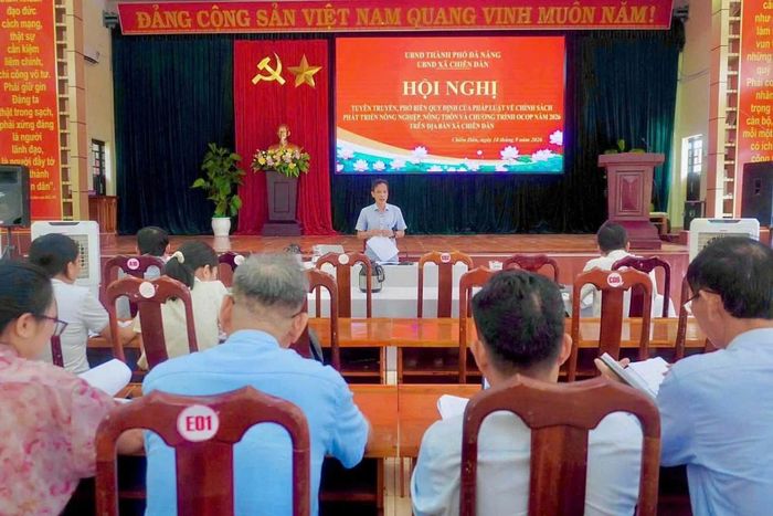 UBND xã Chiên Đàn đẩy mạnh tuyên truyền, phổ biến chính sách phát triển nông thôn và Chương trình OCOP nhằm nâng cao năng lực sản xuất cho các chủ thể trên địa bàn.
